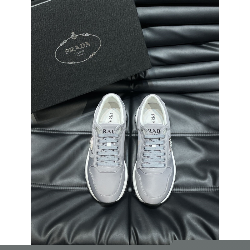 Pra*a casual shoes